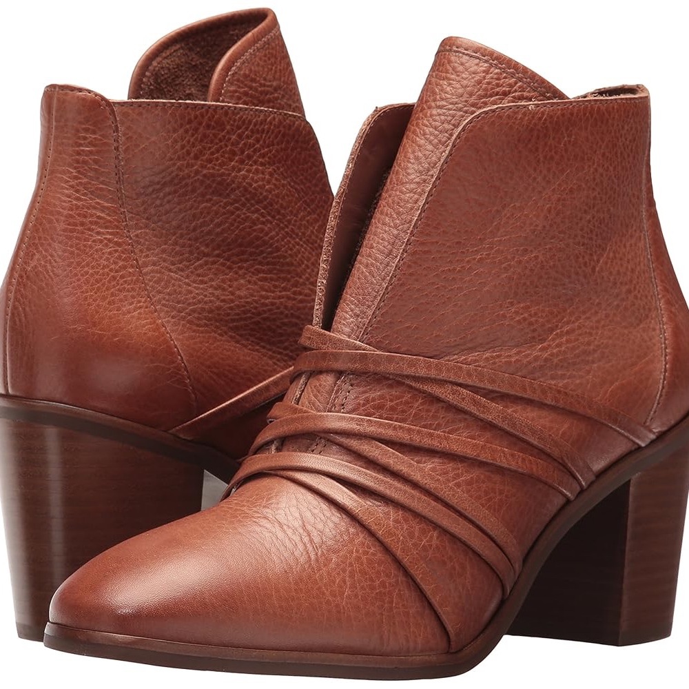 Bernardo Felicity Women's Light Desert Brown Leather Slip-on‎ Ankle Boots
